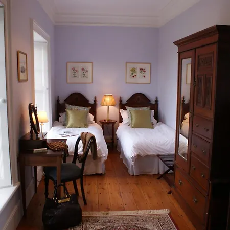 Inchiquin House, Period In The Heart Of The Burren * Corofin (Clare)