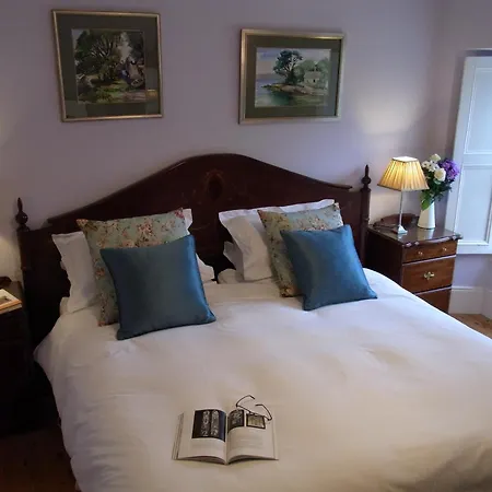 Inchiquin House, Period In The Heart Of The Burren Corofin (Clare)