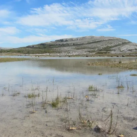 Inchiquin House, Period In The Heart Of The Burren Σπίτι διακοπών