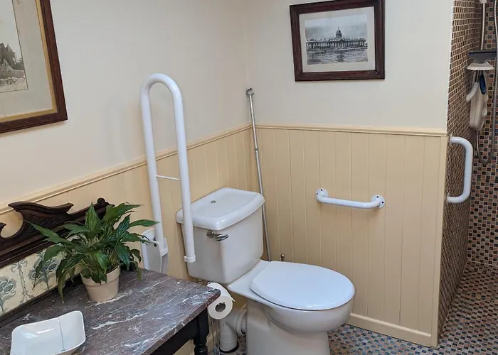 Inchiquin House, Period In The Heart Of The Burren * Corofin (Clare)